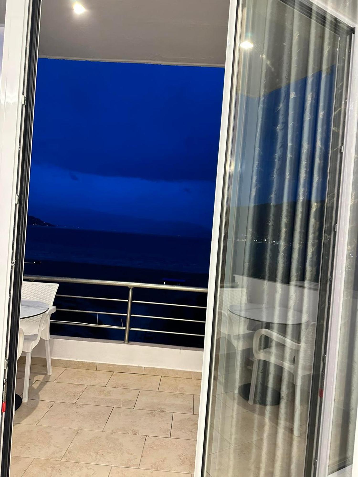 Sea View Apartment Luxury Vlore Luaran gambar