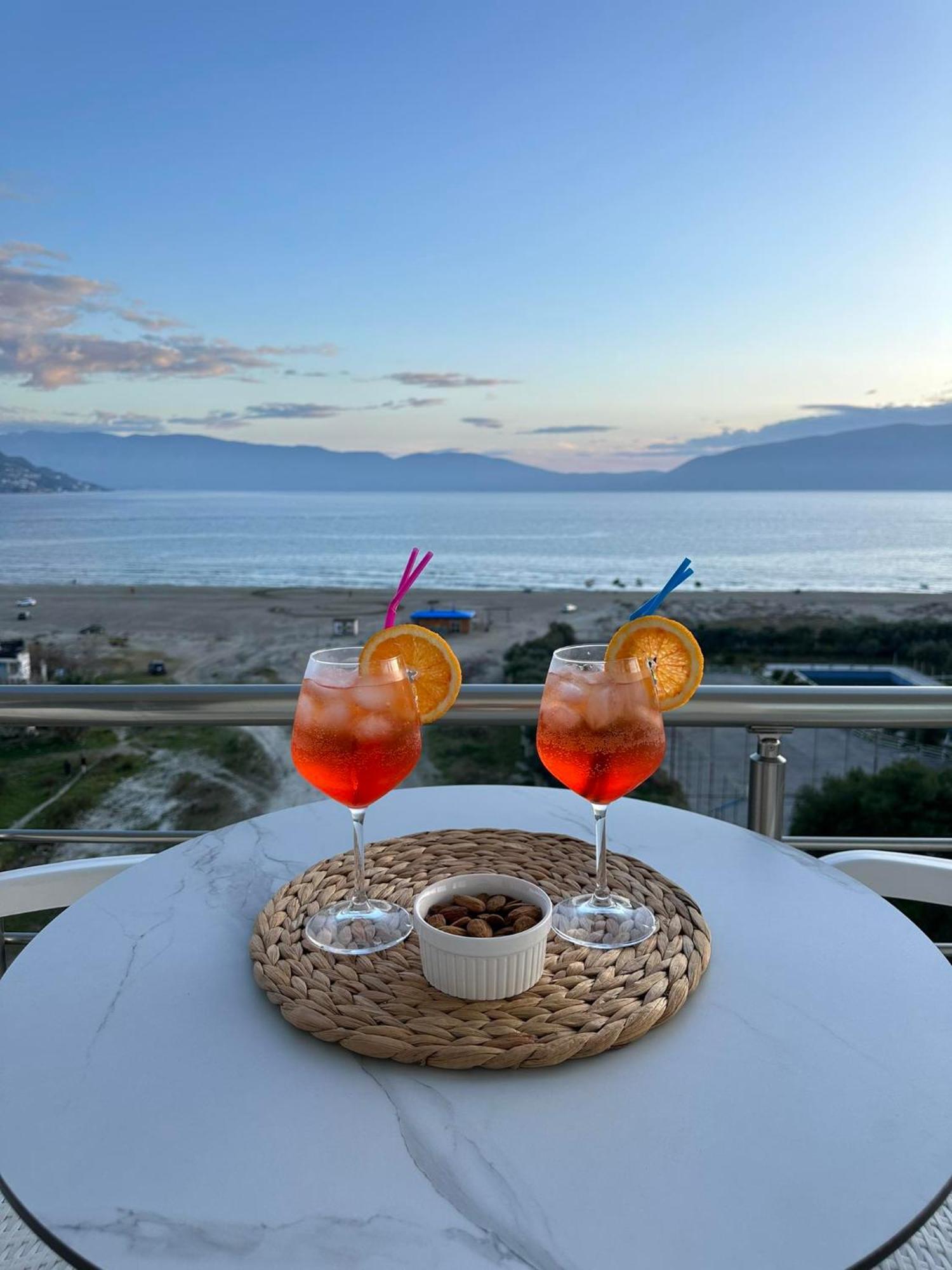 Sea View Apartment Luxury Vlore Luaran gambar