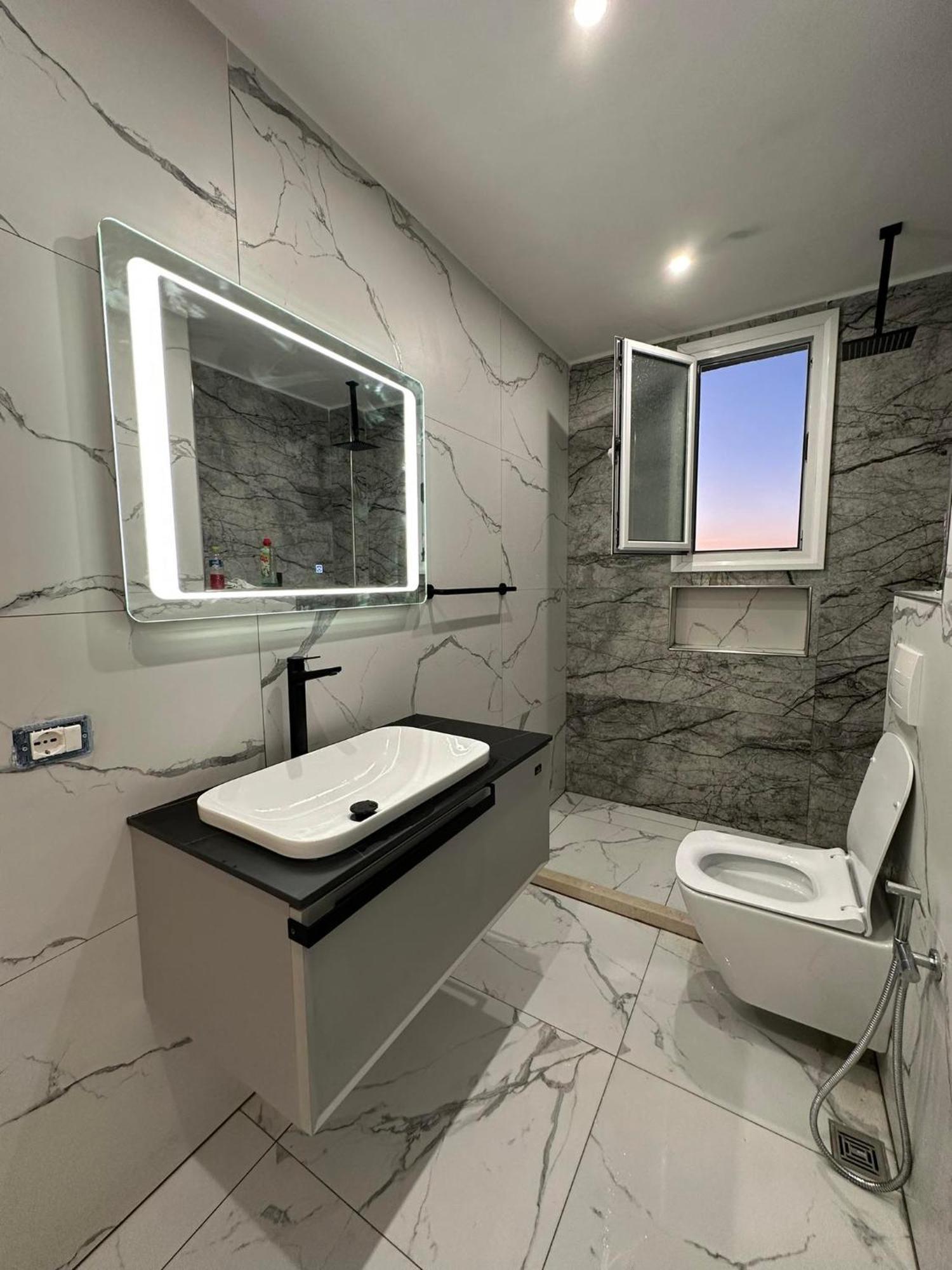 Sea View Apartment Luxury Vlore Luaran gambar